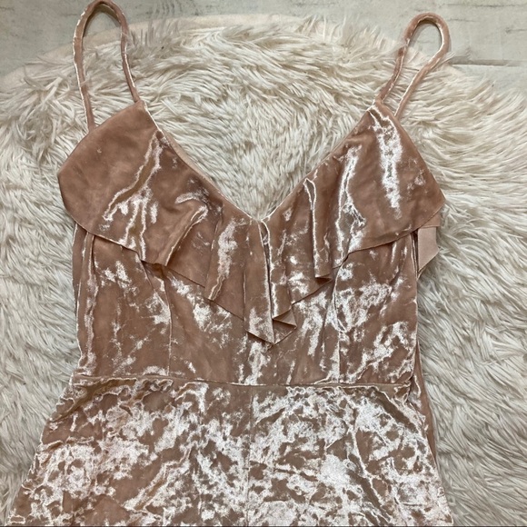 Urban Outfitters Blush Nude Crushed Velvet Romper - Picture 9 of 10